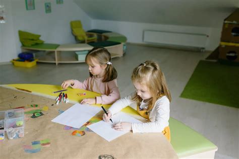 Art Therapy And Children (A Creative Approach To Support Your Child's ...