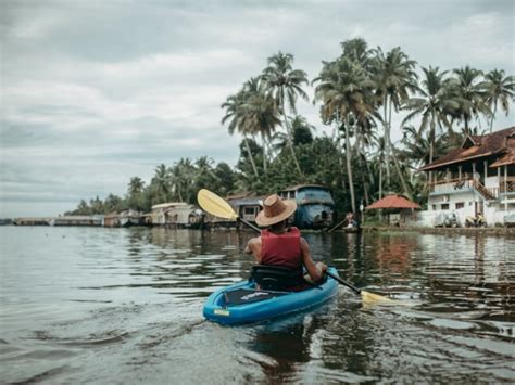 Complete Travel Guide For Alleppey Kerala Nadodi Kayaking In Alleppey Backwaters