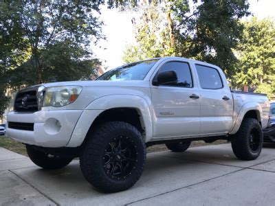 2005 Toyota Tacoma With 18x10 24 Moto Metal Mo970 And 28570r18 Nitto