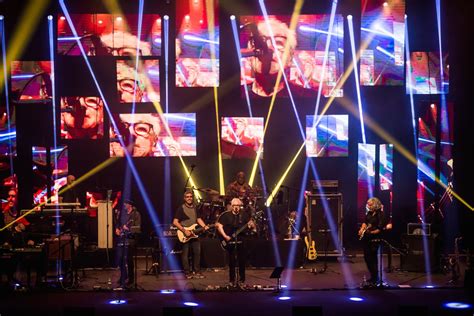 Em Turnê Pela América Do Sul Dire Straits Se Apresenta Em Campinas