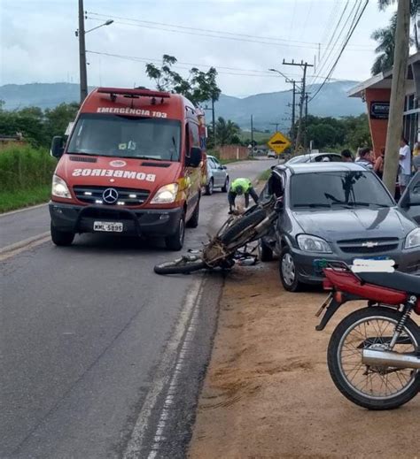 Motociclista sofre fratura exposta na perna em acidente de trânsito em