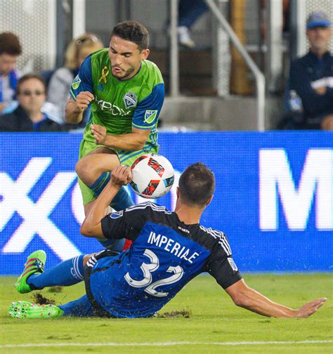 Seattle Sounders' lineup shifts after Brad Evans suffers back injury ...