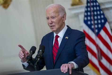 Biden Firma La Ayuda Militar A Ucrania Para Que Llegue Literalmente En