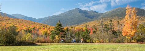 Fall Foliage Tracker 2023 - North Conway NH area Information and Guide