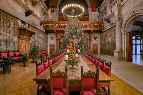 Biltmore Estate's Christmas Tree Raising Event Is Going Virtual This ...