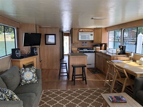 5 Cute Houseboat Rentals, Staring at $99/Night | Apartment Therapy