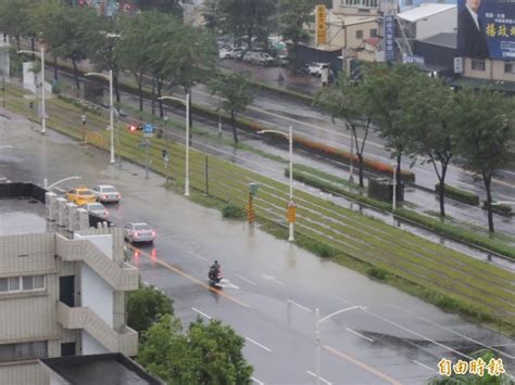 兩波強降雨灌爆高雄 滯洪池滿載、168件積淹水案 生活 自由時報電子報