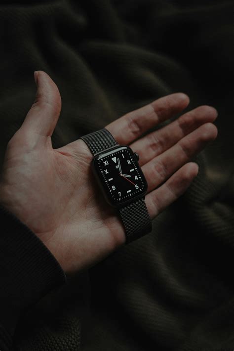 How to Charge Apple Watch (All Models)