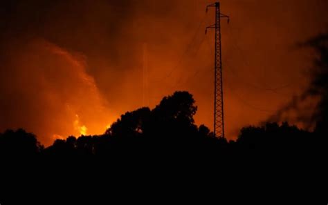 Cientos De Personas Evacuadas En La Isla Italiana De Cerdeña Asolada