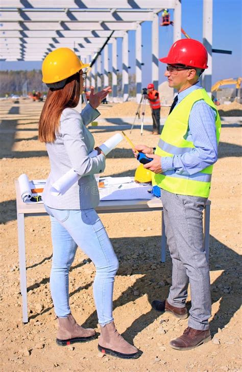 Ingeniera De Construcci N De Arquitectos Y Gerente En Obra Imagen De