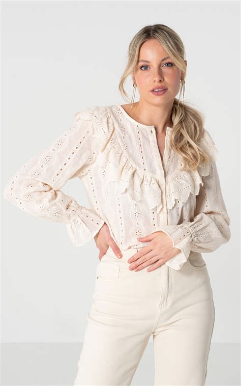 Broderie Blouse Met Kanten Details Creme Guts Gusto