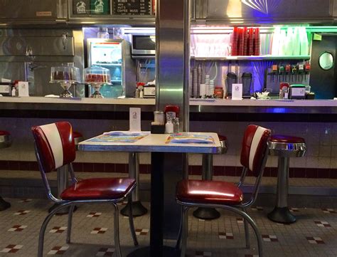 Art Deco Dining At The 11th Street Diner Miami Beach Fl Retro Roadmap