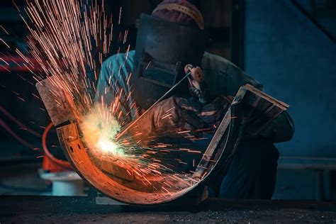 Cómo se realiza la soldadura con electrodo Maquinaria Feysama