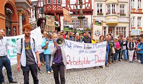 Gesellschaft Lautstarker Protest Auf Dem Marktplatz