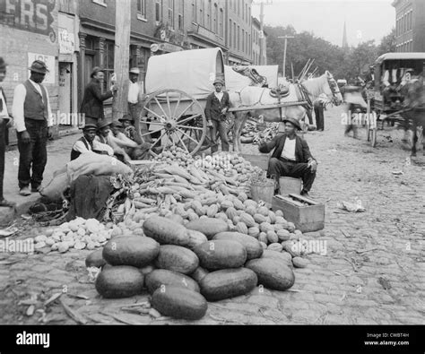 African american farmers market Black and White Stock Photos & Images ...