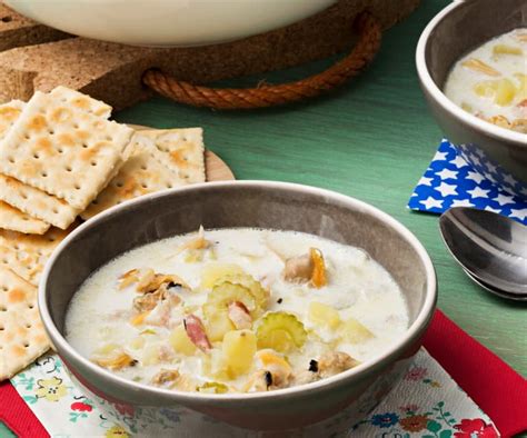 New England Clam Chowder Sopa De Almejas De Nueva Inglaterra