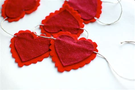 Diy No Sew Felt Heart Garlands Valentines Day Party Valentine Day