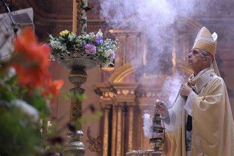 En La Vigilia Pascual El Cardenal Poli Llamó A “vivir Con Un Corazón