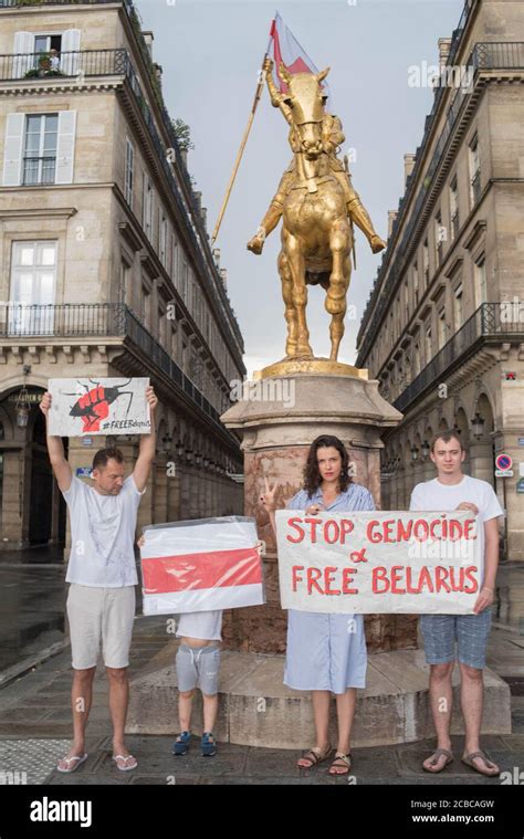 FREEBelarus Rassemblement 4 à 5 personnes devant la Statue de Jeanne