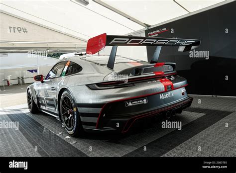 Porsche Mobil 1 Supercup Spielberg 2021 Garage Hollywood Actor Michael