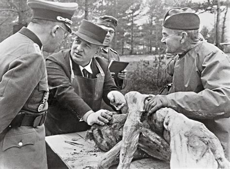 Zbrodnie sowieckie w Katyniu mordowano także szeregowców Historia