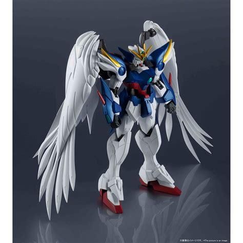 Mobile Suit Gundam Wing XXXG-00W0 Wing Gundam Gundam Universe Action Figure