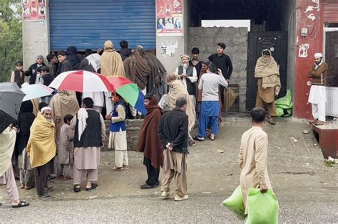 مفت آٹا سکیم تقسیم کے دوران غیر ضروری‘ رش کیوں بن جاتا ہے