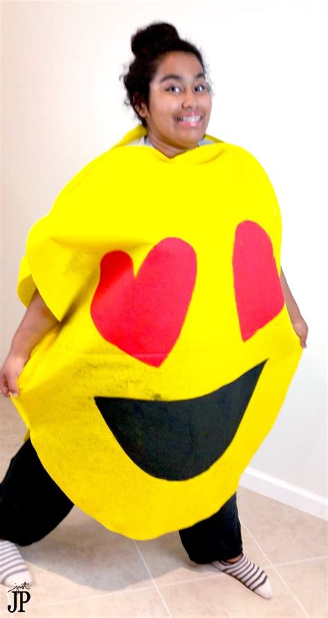 TWO No Sew DIY Emoji Costumes for Under $25! #JPHalloween