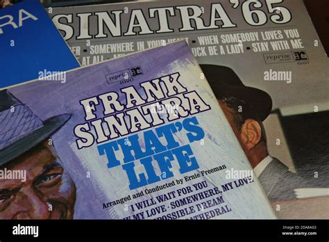 Frank sinatra album covers hi-res stock photography and images - Alamy