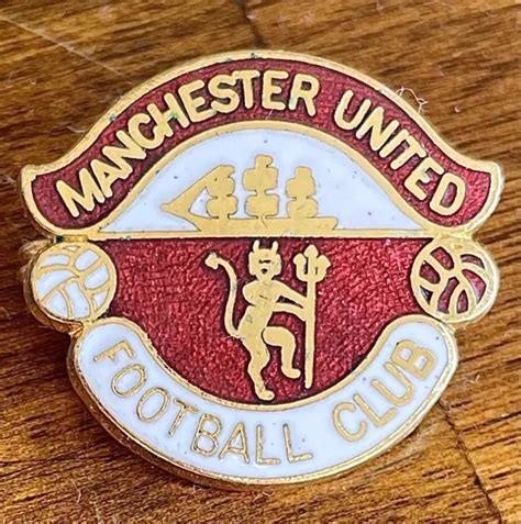 MANCHESTER UNITED FC Badge By Coffer London Classic Vintage Enamel