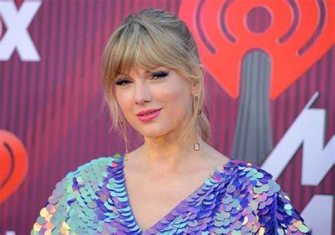 Taylor Swift Surpasses Rihanna To Become Worlds Wealthiest Female