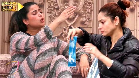 Bigg Boss 17 Live Aishwarya Aur Khanzaadi Ke Bich Hui Badi Ladayi