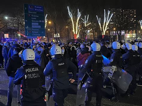 Policjanci Zabezpieczali Mecz Pomi Dzy Dru Ynami Gks U Katowice I