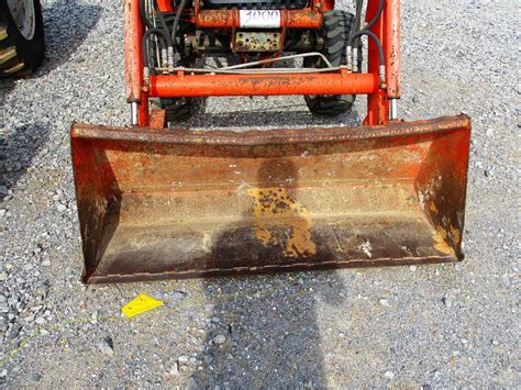 Kubota B2710 Farm Tractor Vinsn53404 Mfwd Box Blade La402 Loader