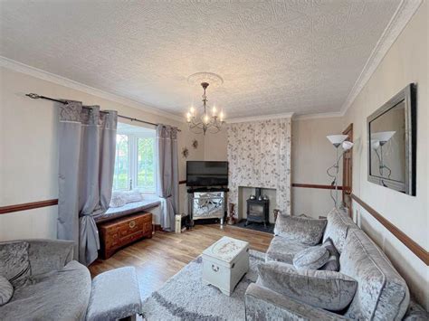 Brownhills Road Norton Canes Ws11 9sf 2 Bed Semi Detached House For