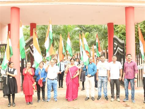 Independence Day Celebrated With Pomp In Model School मॉडल स्कूल में