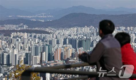 대출 막차 폭증에3분기 가계빚 18조원↑3년만에 최대 뉴스1