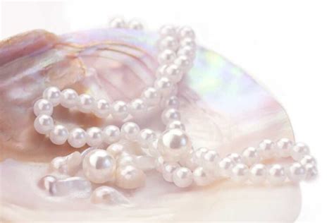 Natural Pearls Complete Buying Guide Meaning Uses Properties And Facts