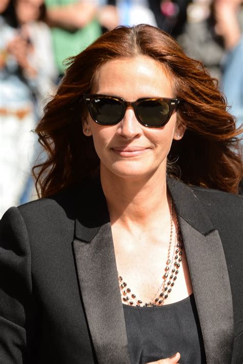 Julia Roberts With Red Brown Hair In 2015 Julia Robertss Natural