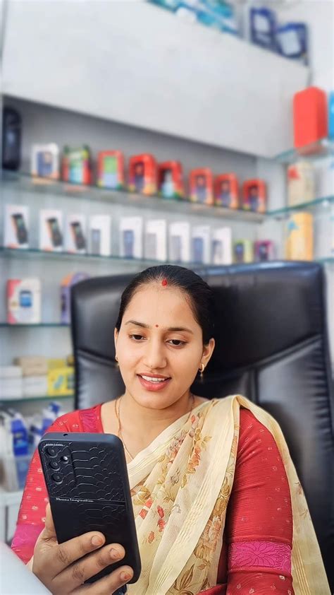 Pin By S K On Quick Saves Cute Couple Poses Beutiful Women Aunty Desi Hot