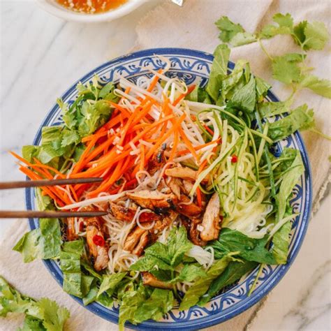 Vietnamese Rice Noodle Salad With Chicken Asian Recipes