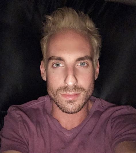 Adam Levine habla sobre su hermano gay Oye y qué guapo es Shangay