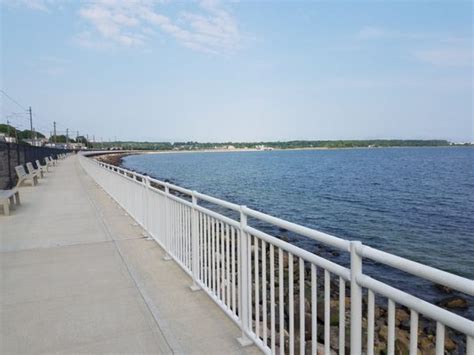 Niantic Bay Boardwalk 90 Photos And 10 Reviews 30 Main St Niantic