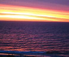 Ocean Beach Hotel, Cottesloe, Australia - Lowest Rate Guaranteed!