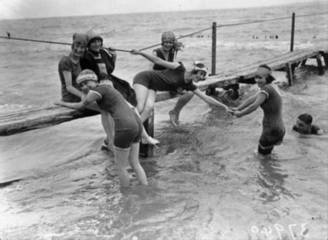 35 Rare Retro Beach Photos Klykercom