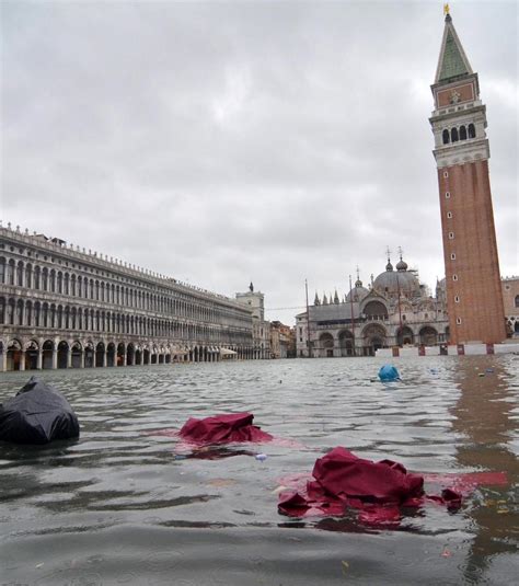 Intemp Ries En Italie La Ville De Venise Noy E Sous Les Eaux