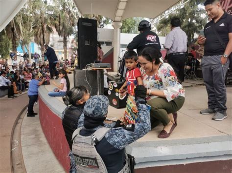 AGENTES POLICIALES DE LA DIVISIÓN DE PROXIMIDAD SOCIAL CELEBRAN