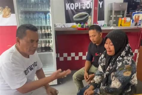 Minta Bantuan Ungkap Kasus Kematian Anaknya Orang Tua Santri Ponpes Di