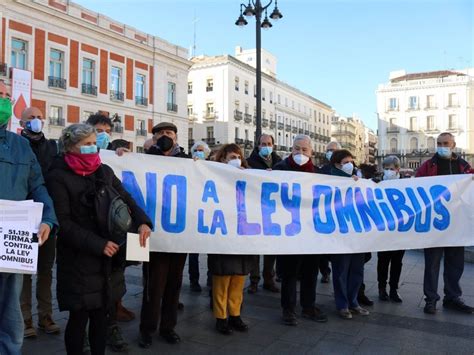 Más De 50 000 Personas Firman En Contra De La Ley Ómnibus Madridiario