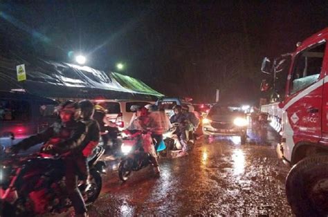 Tebing Di Jalan Raya Cugenag Longsor Usai Diguyur Hujan Jalur Cipanas